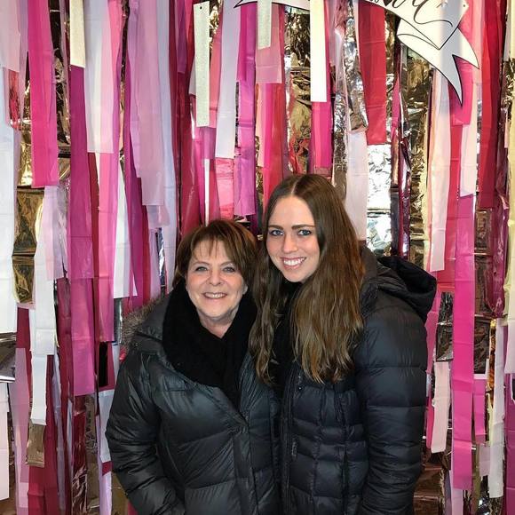 Meet your Posher, Cindy - Picture 1 of 1